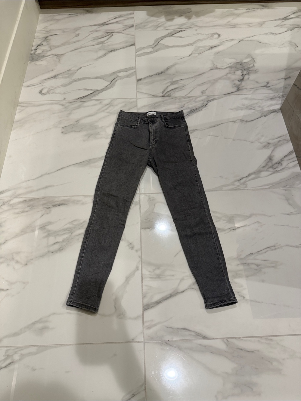 Zara Women’s Skinny Jeans in Charcoal Gray